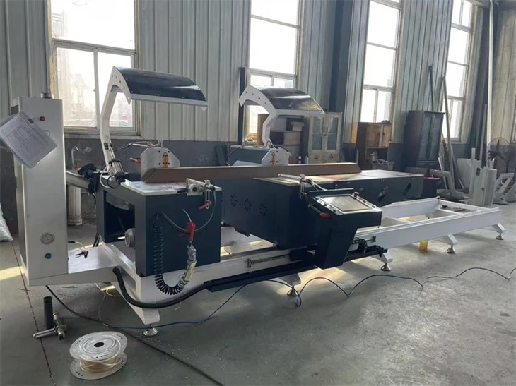 cnc ultra wide cutting saw 3